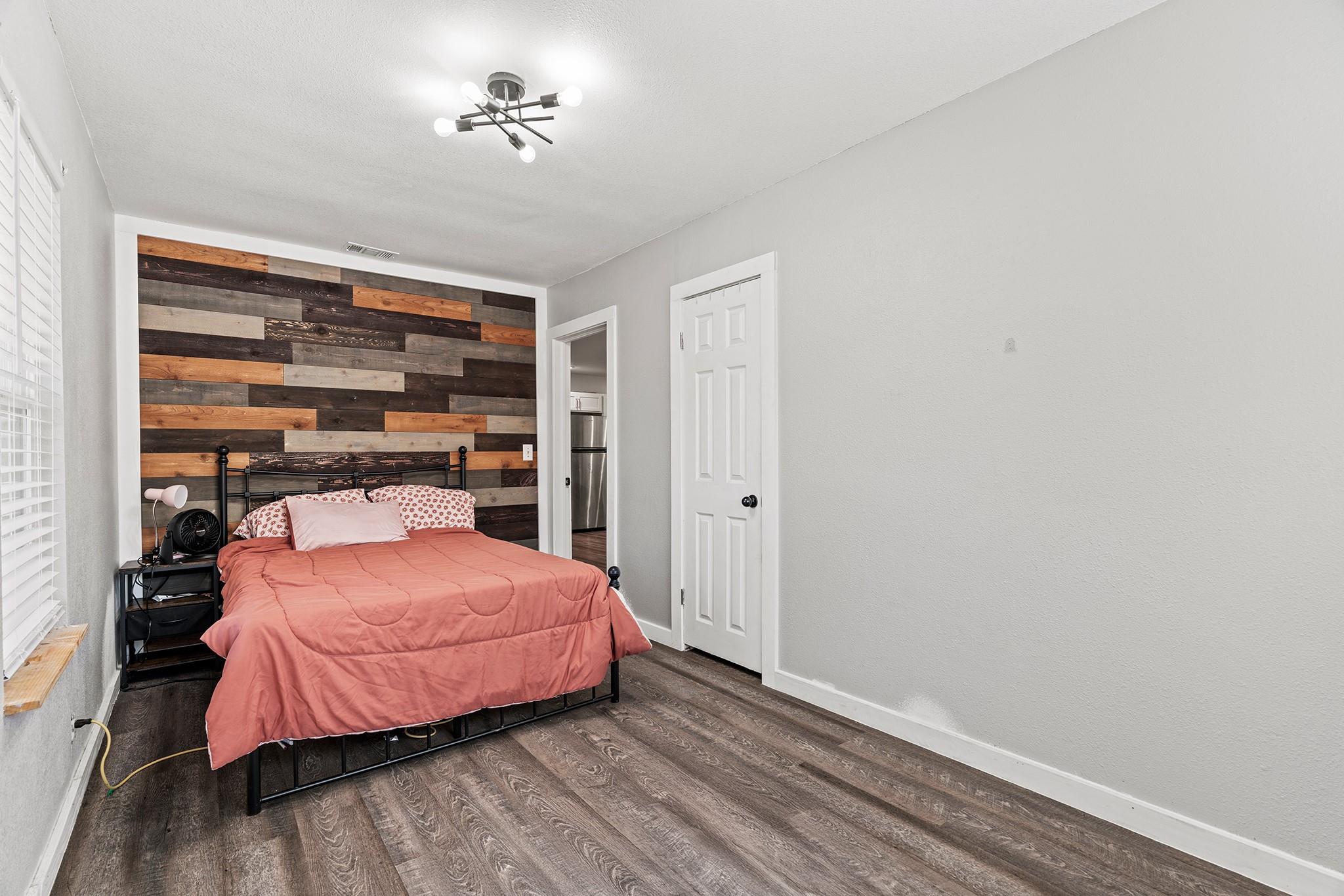 902 Miller St, Rockdale, TX 76567