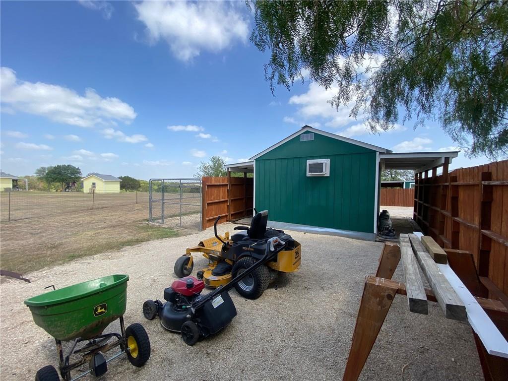 680 Grant Harris Rd, San Marcos, TX 78666