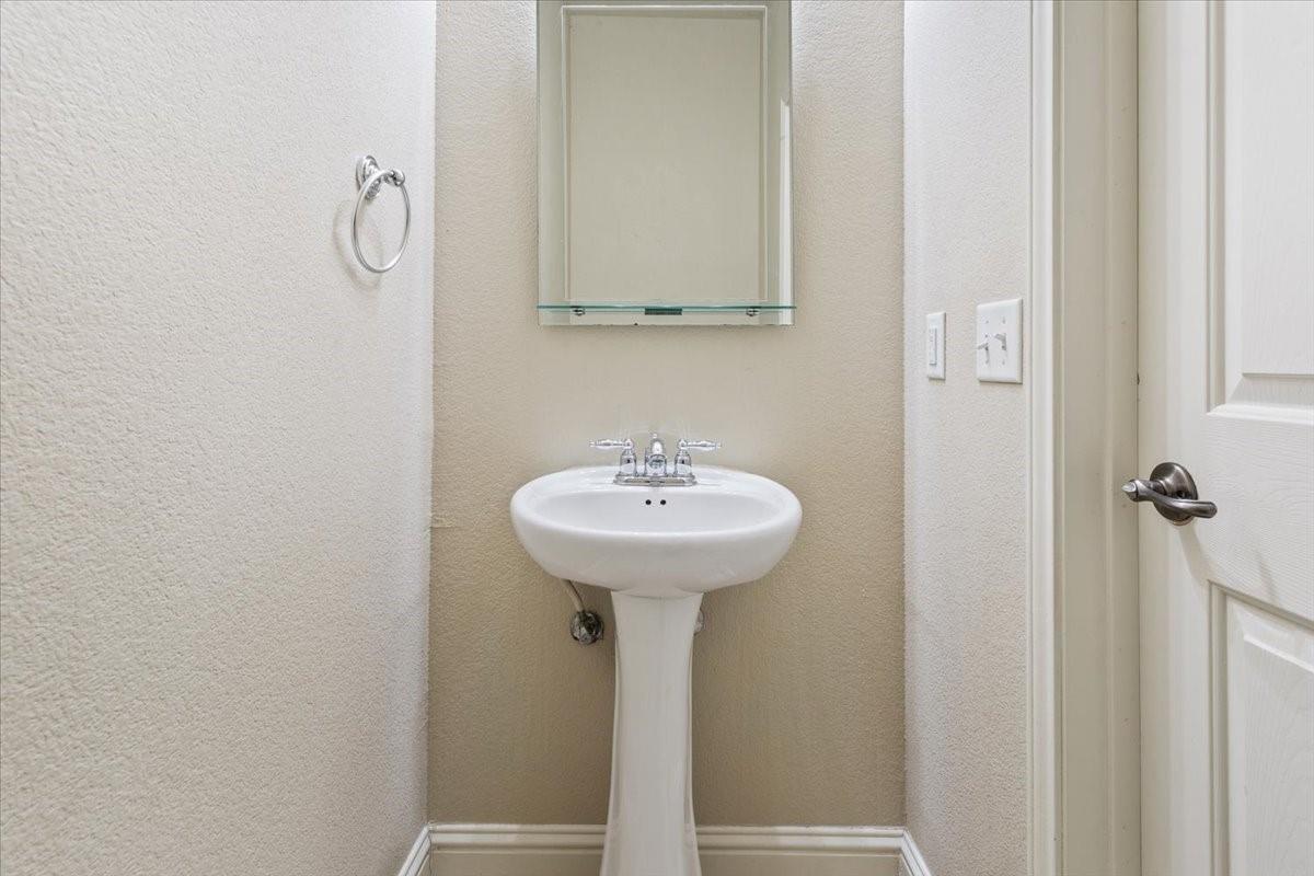 1210 E M Franklin Ave # B, Austin, TX 78721