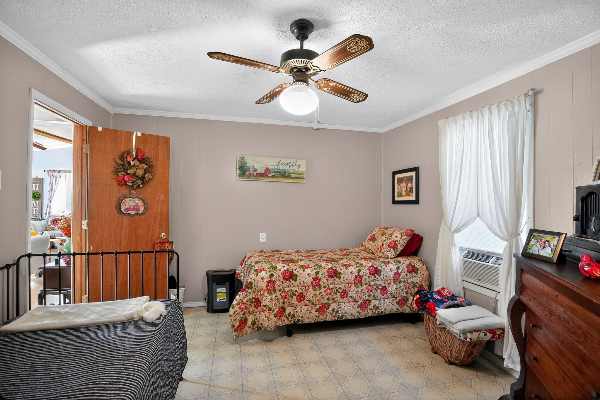 1309 Blackjack St, Lockhart, TX 78644