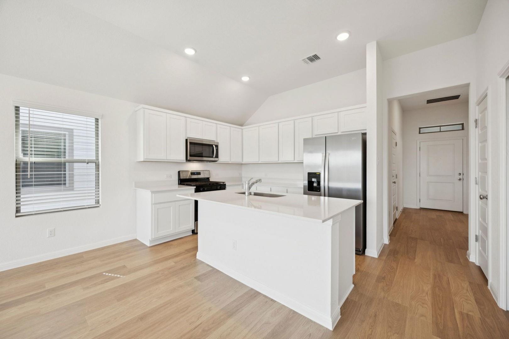 332 Bendecido Loop, Elgin, TX 78621