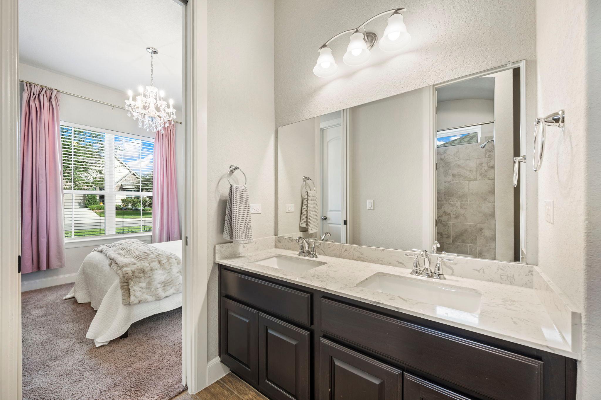 1189 Hammock Gln, New Braunfels, TX 78132