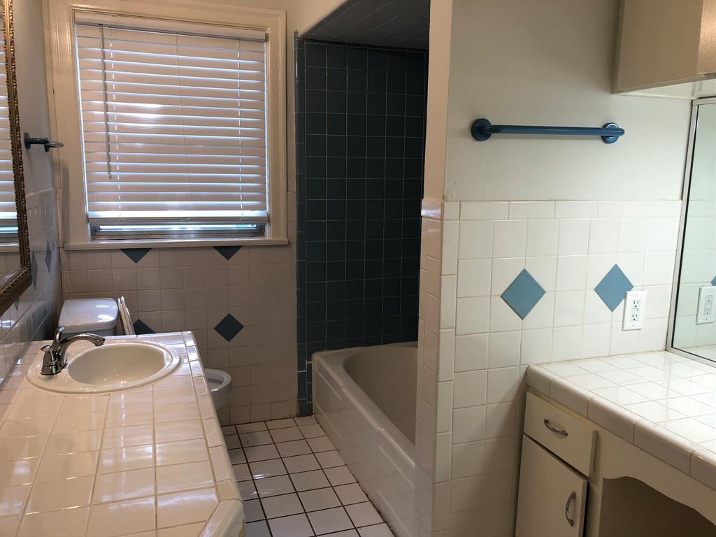 1020 ELLINGSON Ln # A, Austin, TX 78751