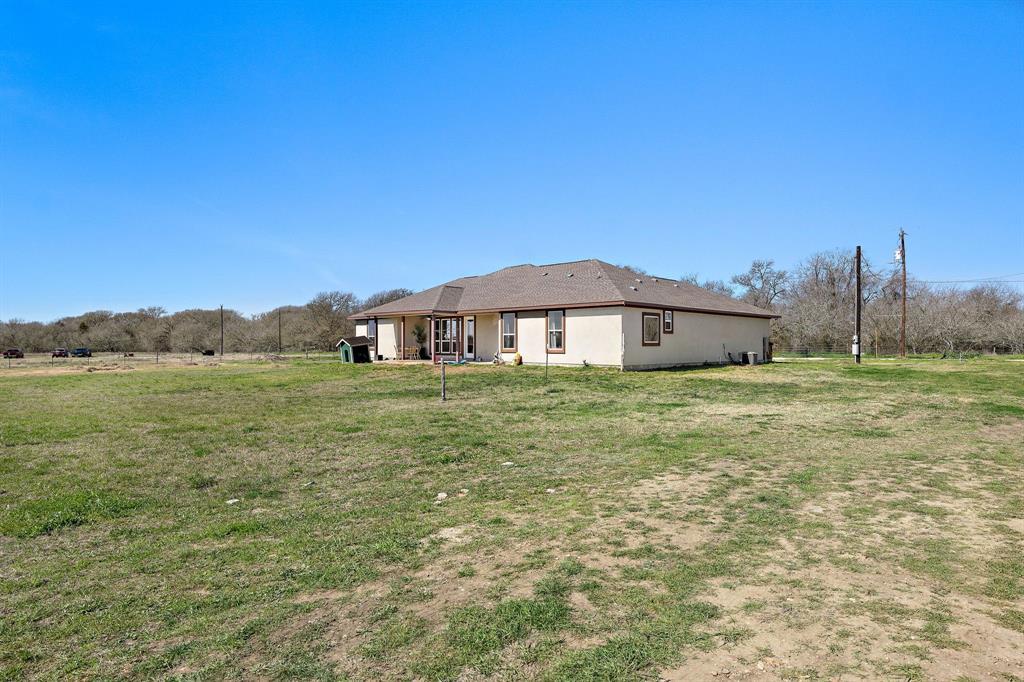 2246 County Line Rd # A, Dale, TX 78616