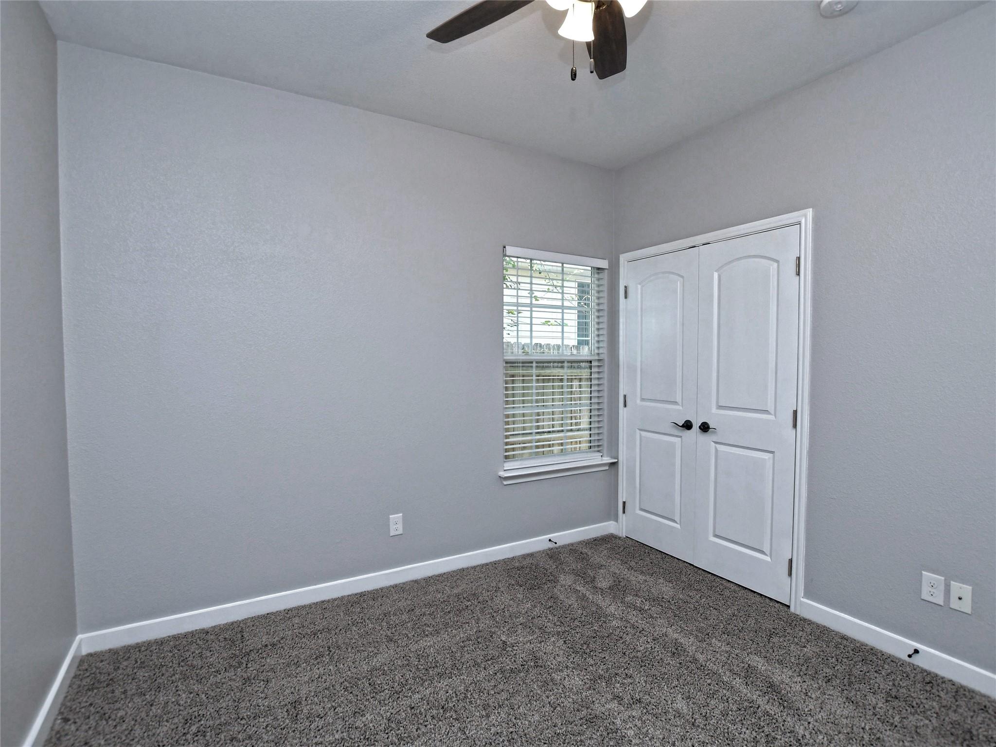 217 Geode Ln, Jarrell, TX 76537