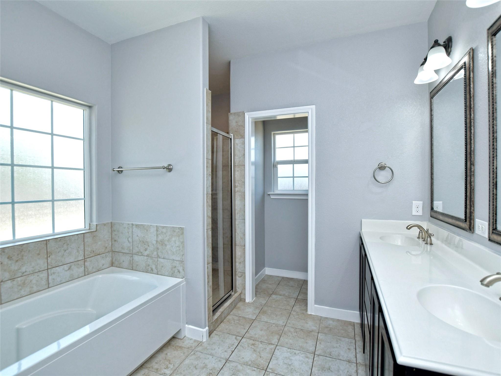 217 Geode Ln, Jarrell, TX 76537