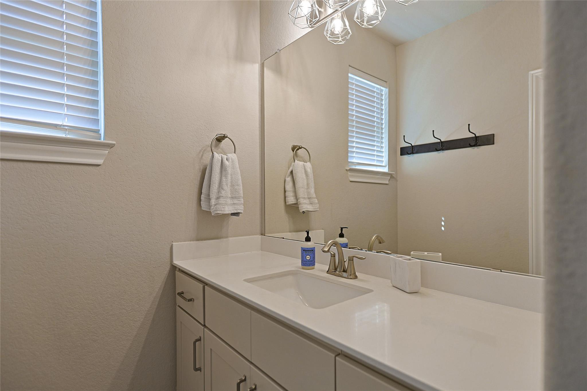 3204 Scenic Valley Dr, Leander, TX 78641