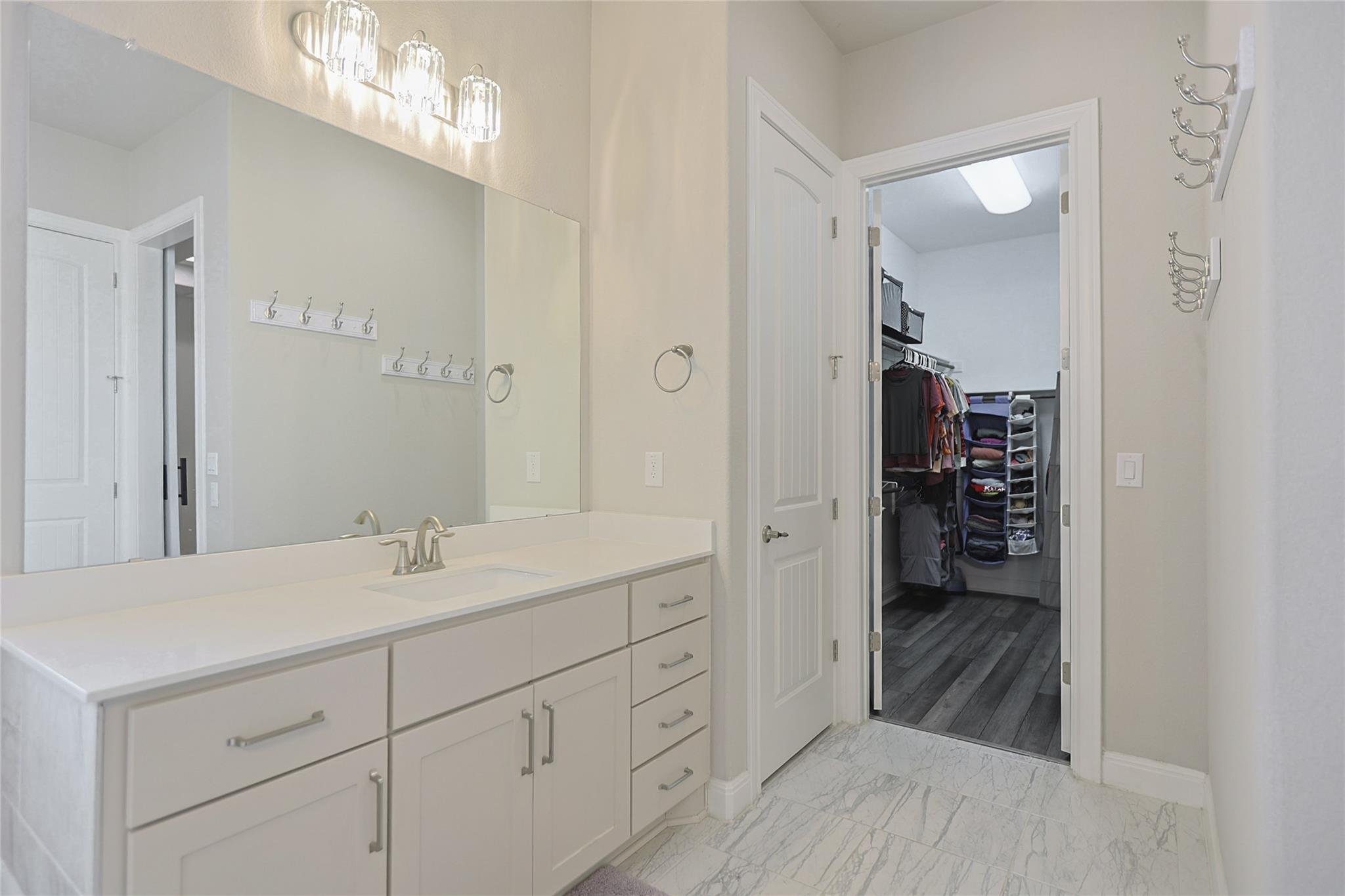 3204 Scenic Valley Dr, Leander, TX 78641