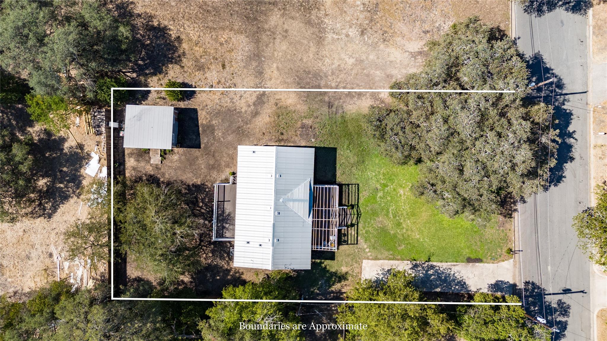 106 E Olive St, Lockhart, TX 78644