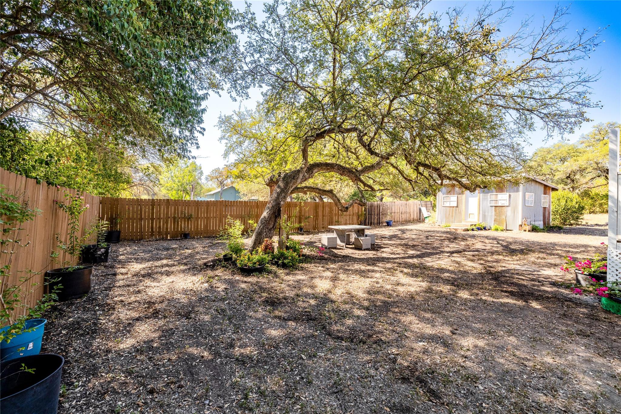 106 E Olive St, Lockhart, TX 78644