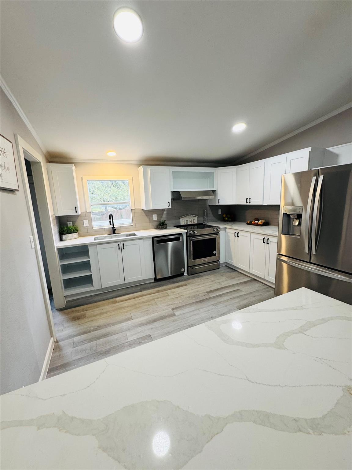 106 E Olive St, Lockhart, TX 78644