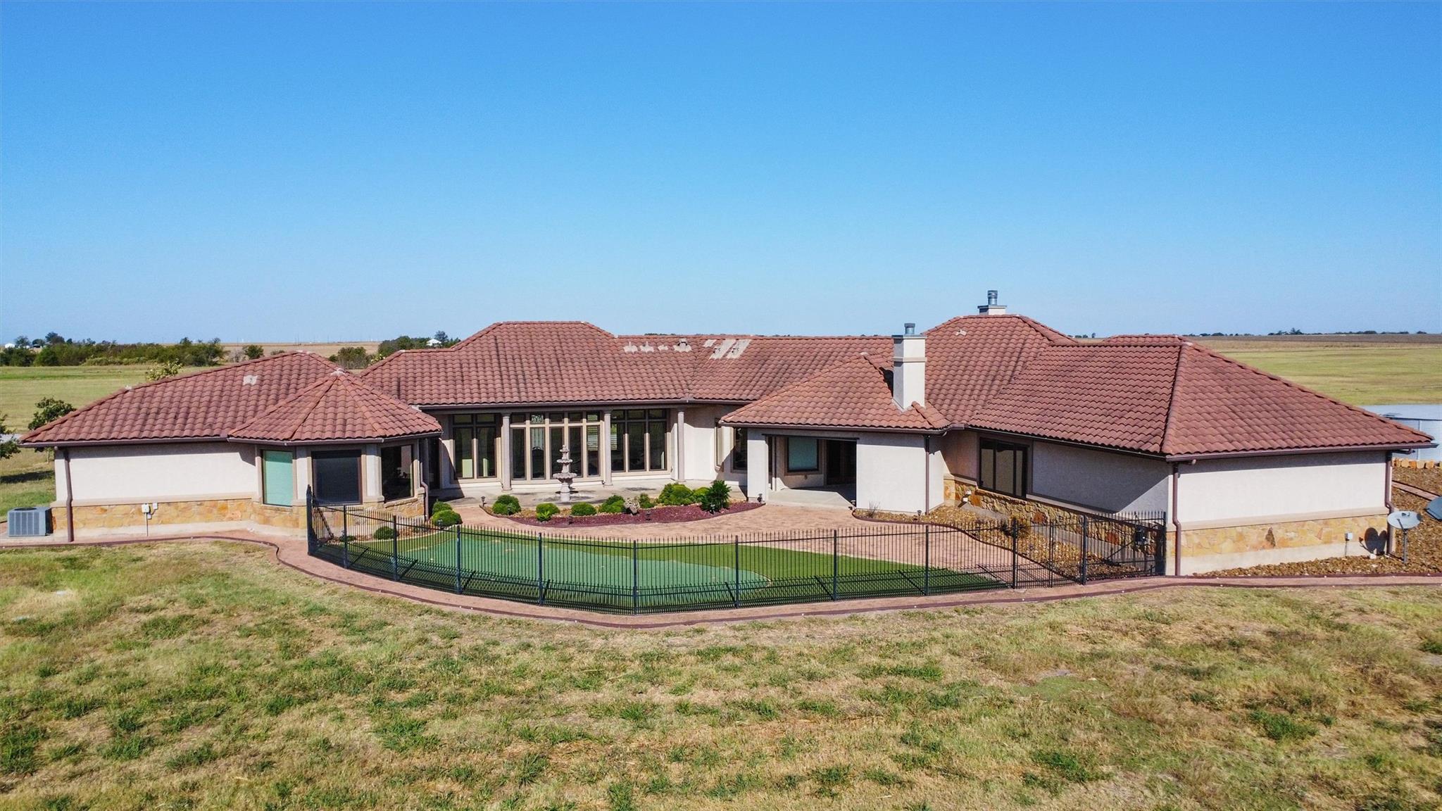 14502 Lund Carlson Rd, Coupland, TX 78615