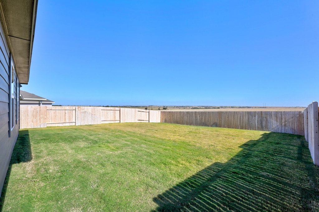 140 Honey Bee Rd, Jarrell, TX 76537