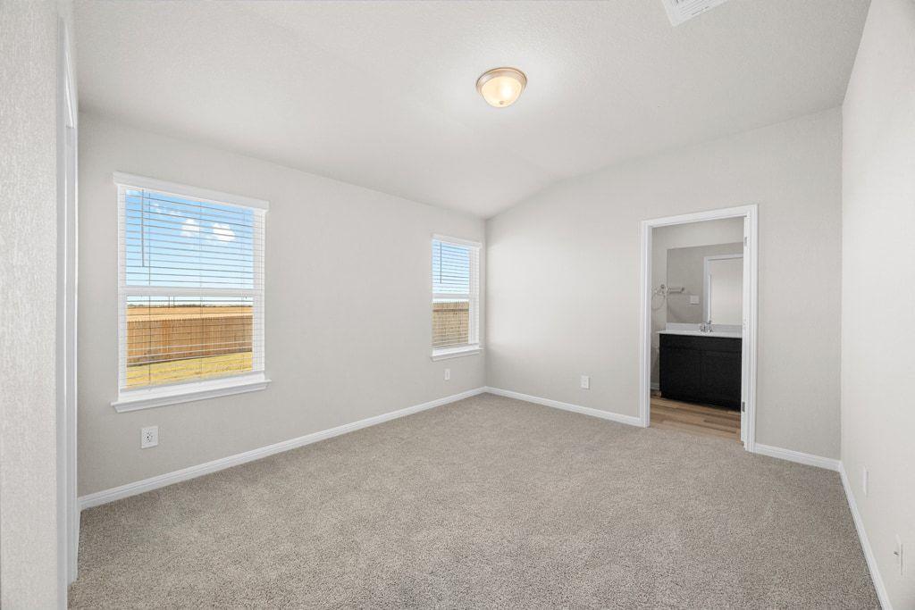 140 Honey Bee Rd, Jarrell, TX 76537