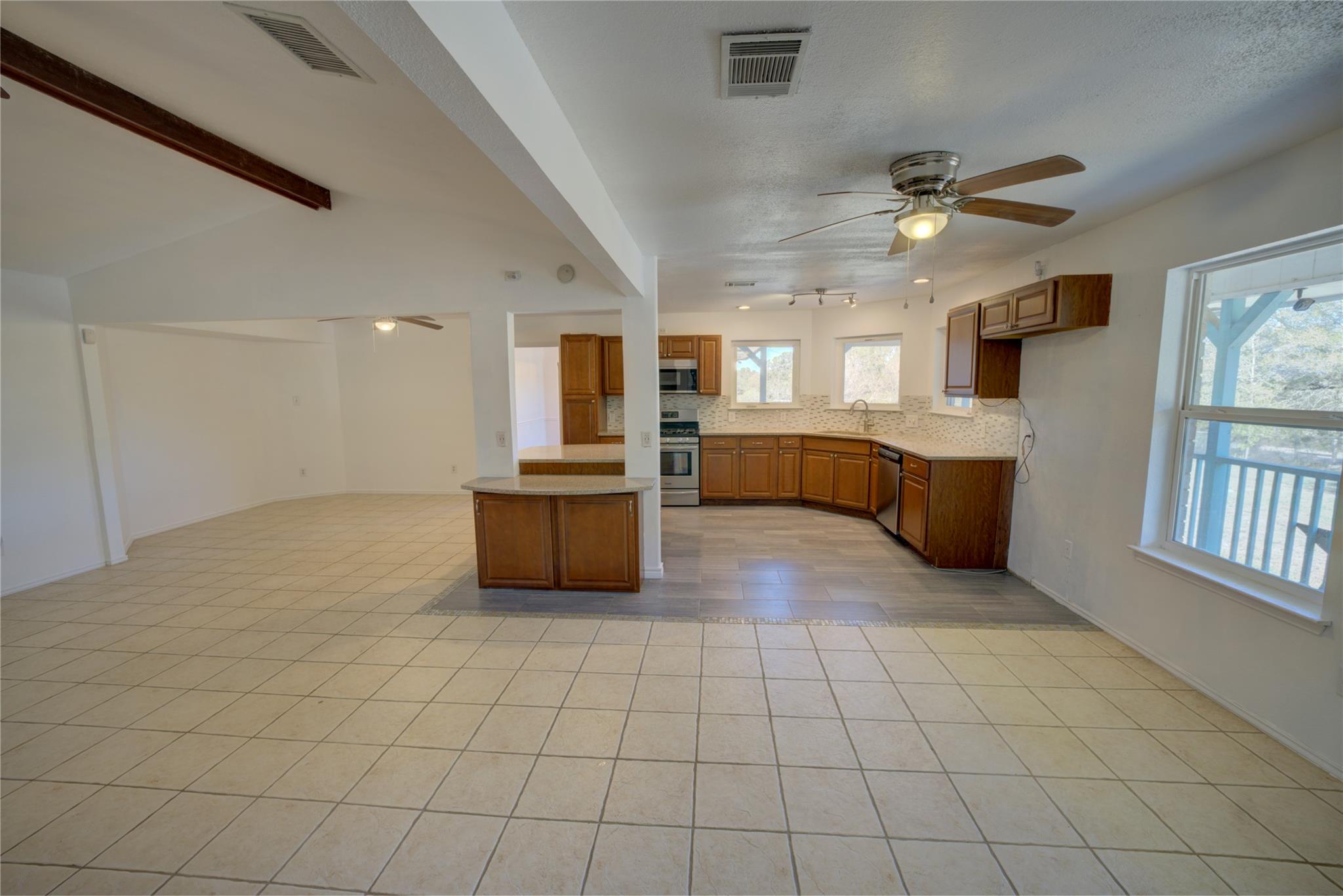 681 Old Lytton Springs Rd, Lockhart, TX 78644