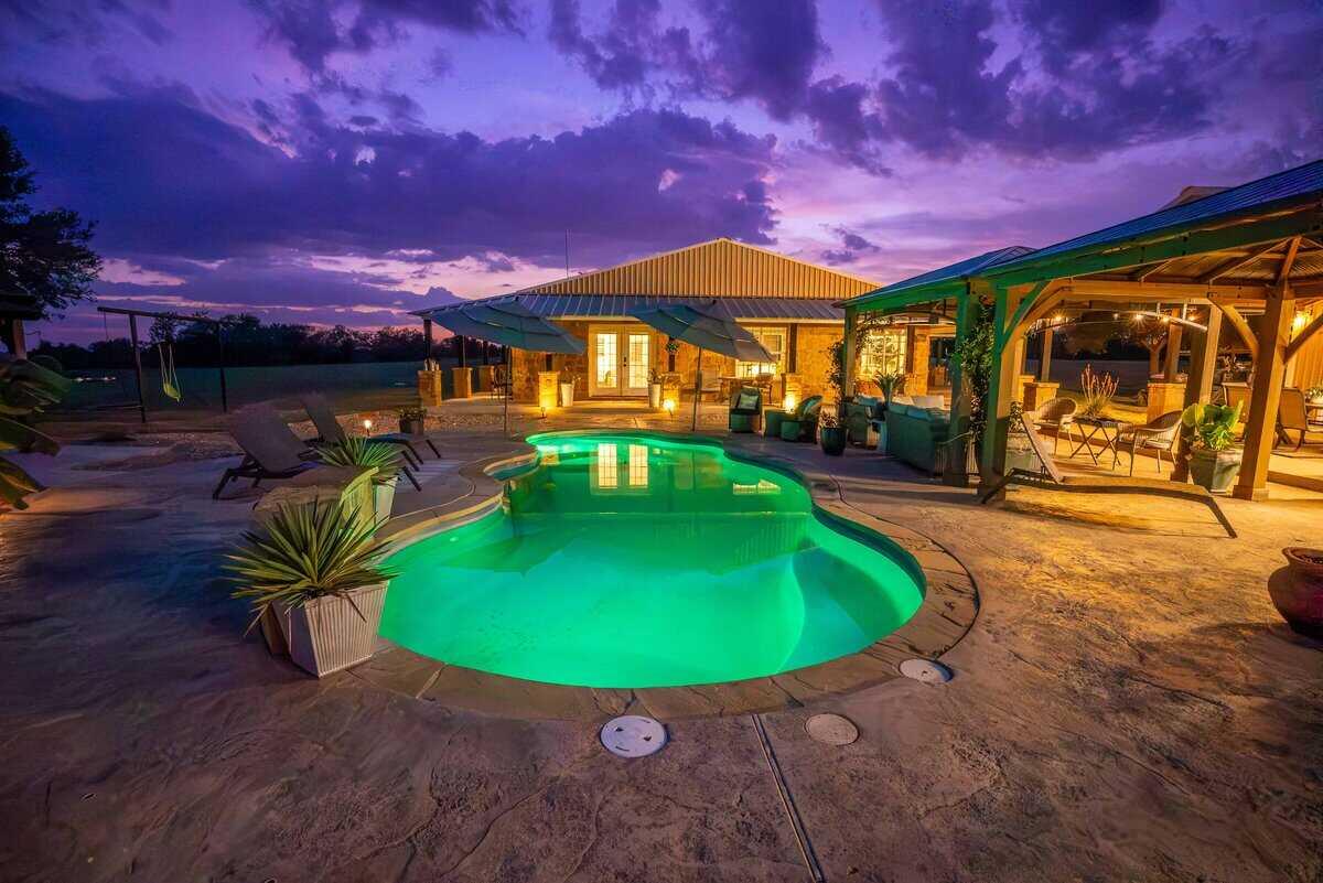 1000 Oil Field Rd, Lockhart, TX 78644