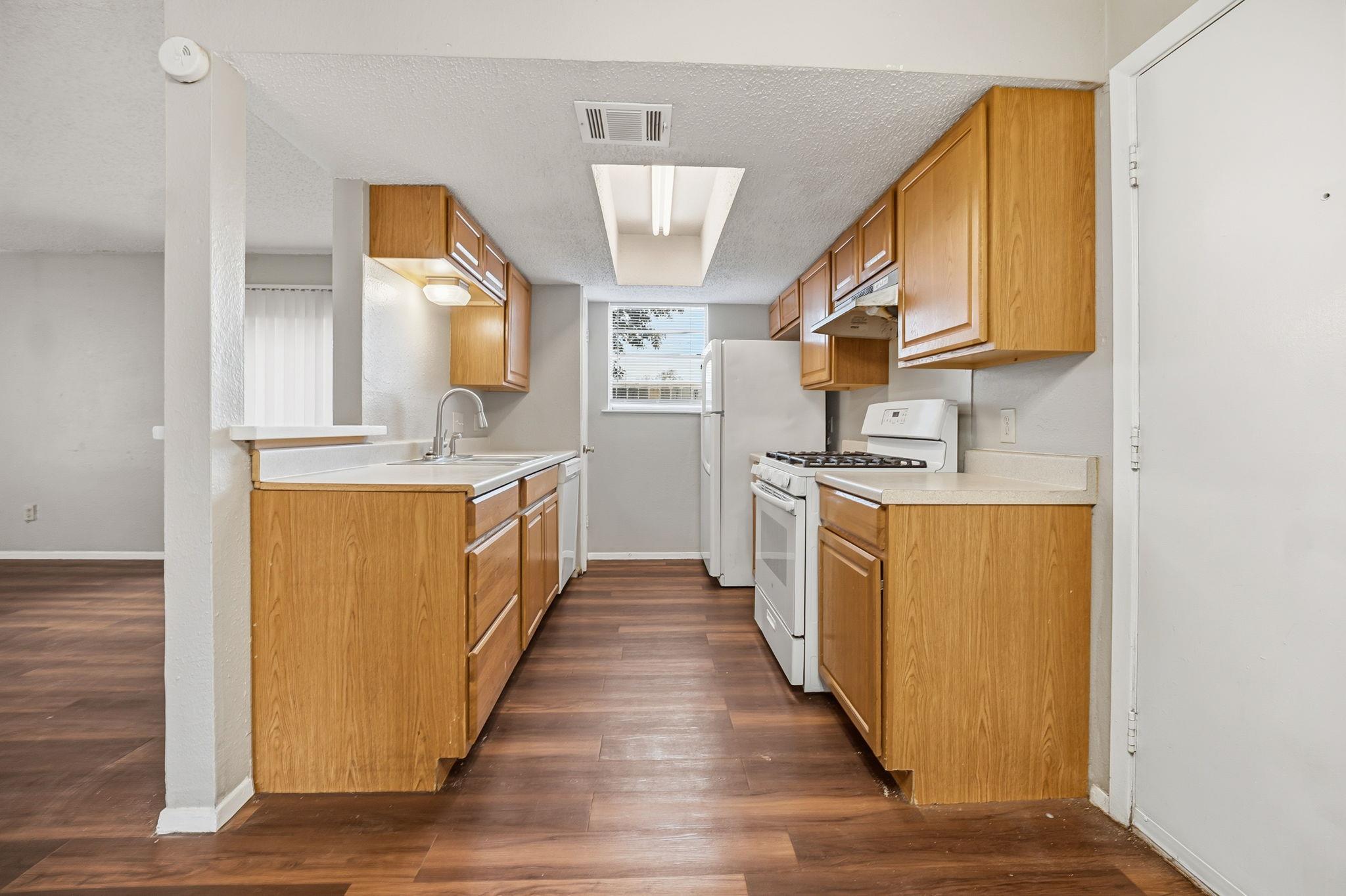 5200 Nuckols Crossing Rd # B, Austin, TX 78744