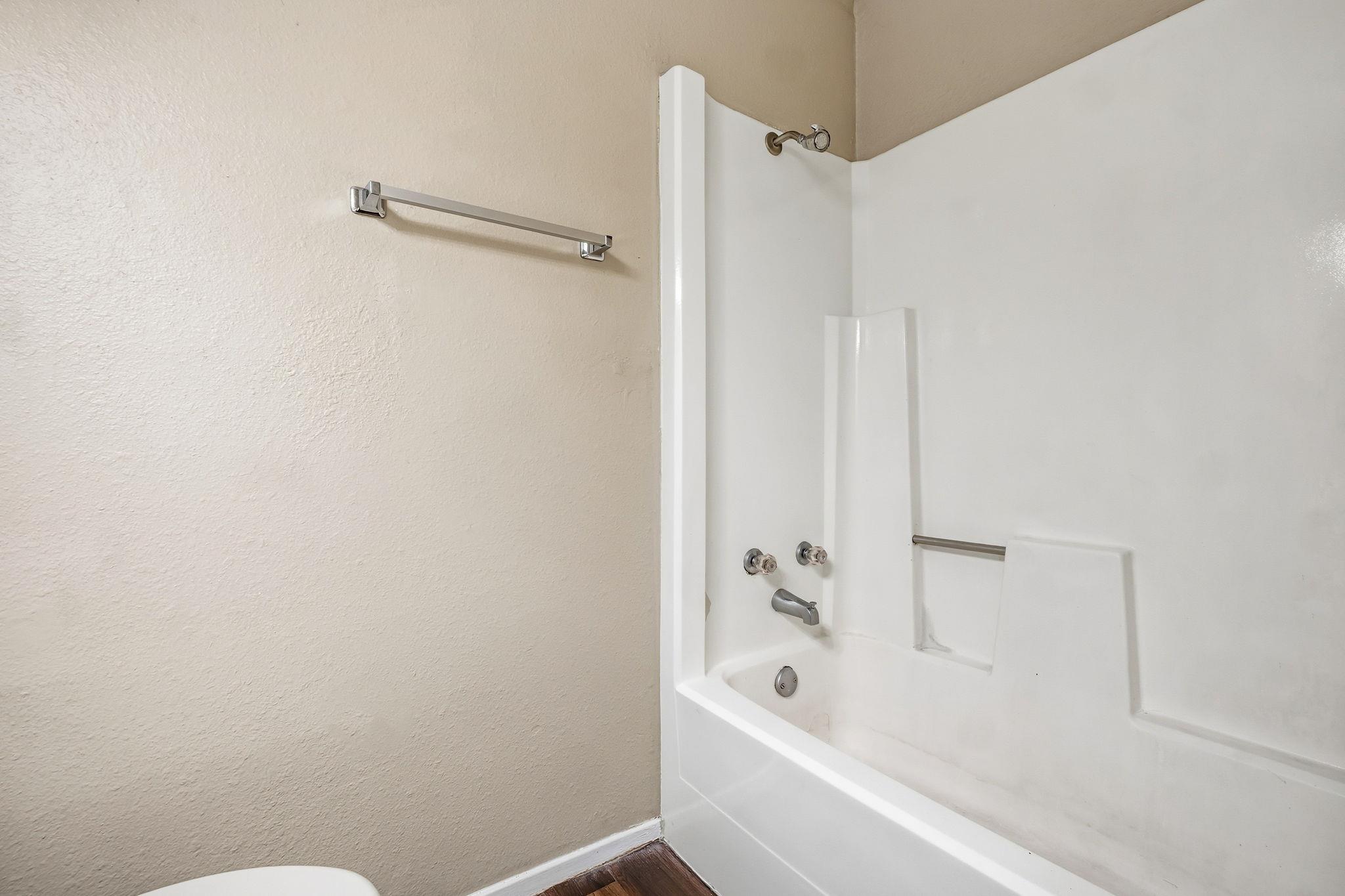 5200 Nuckols Crossing Rd # B, Austin, TX 78744