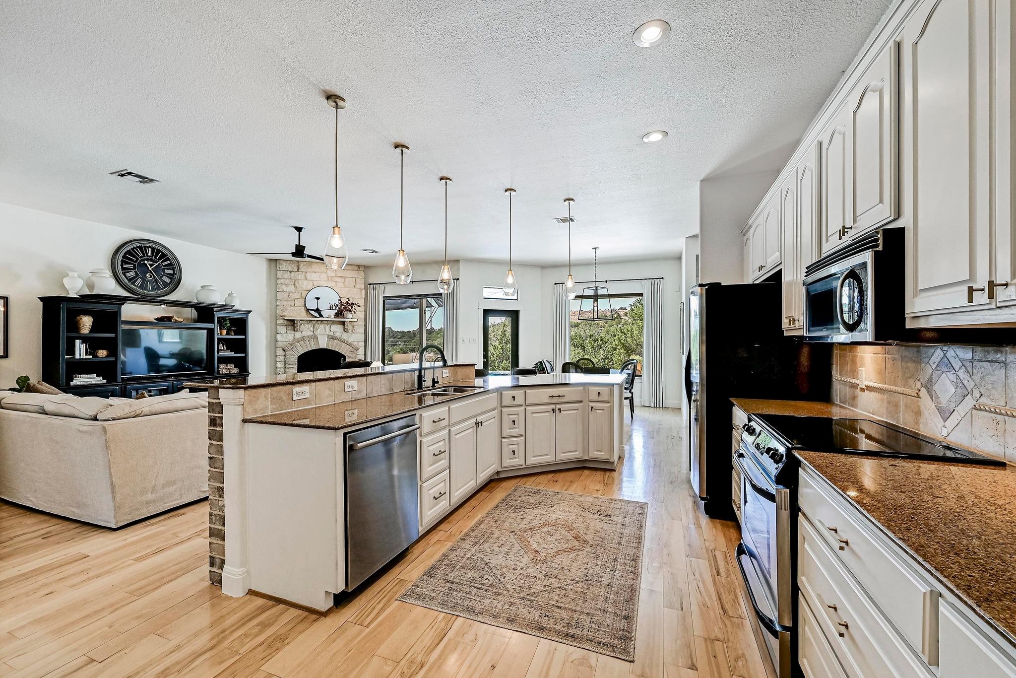 5008 Timothy Cir, Austin, TX 78734