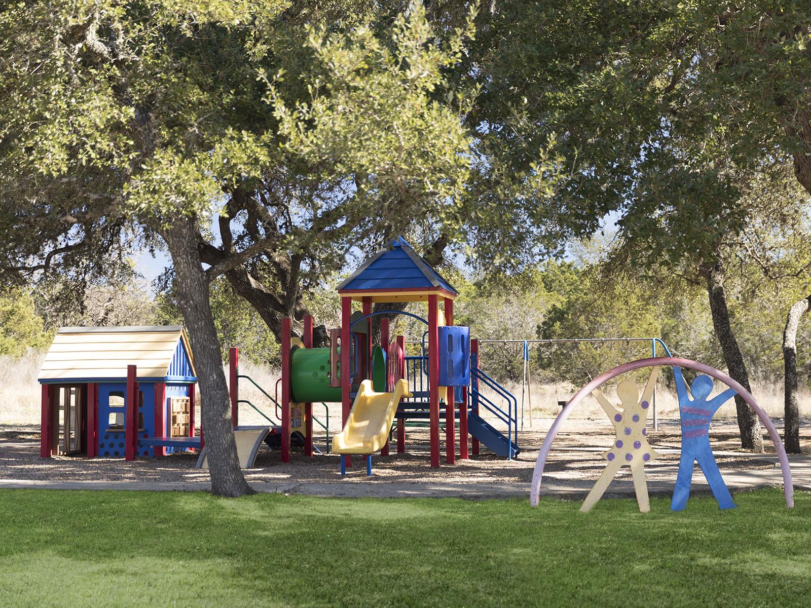 496 El Capitan Loop, Dripping Springs, TX 78620