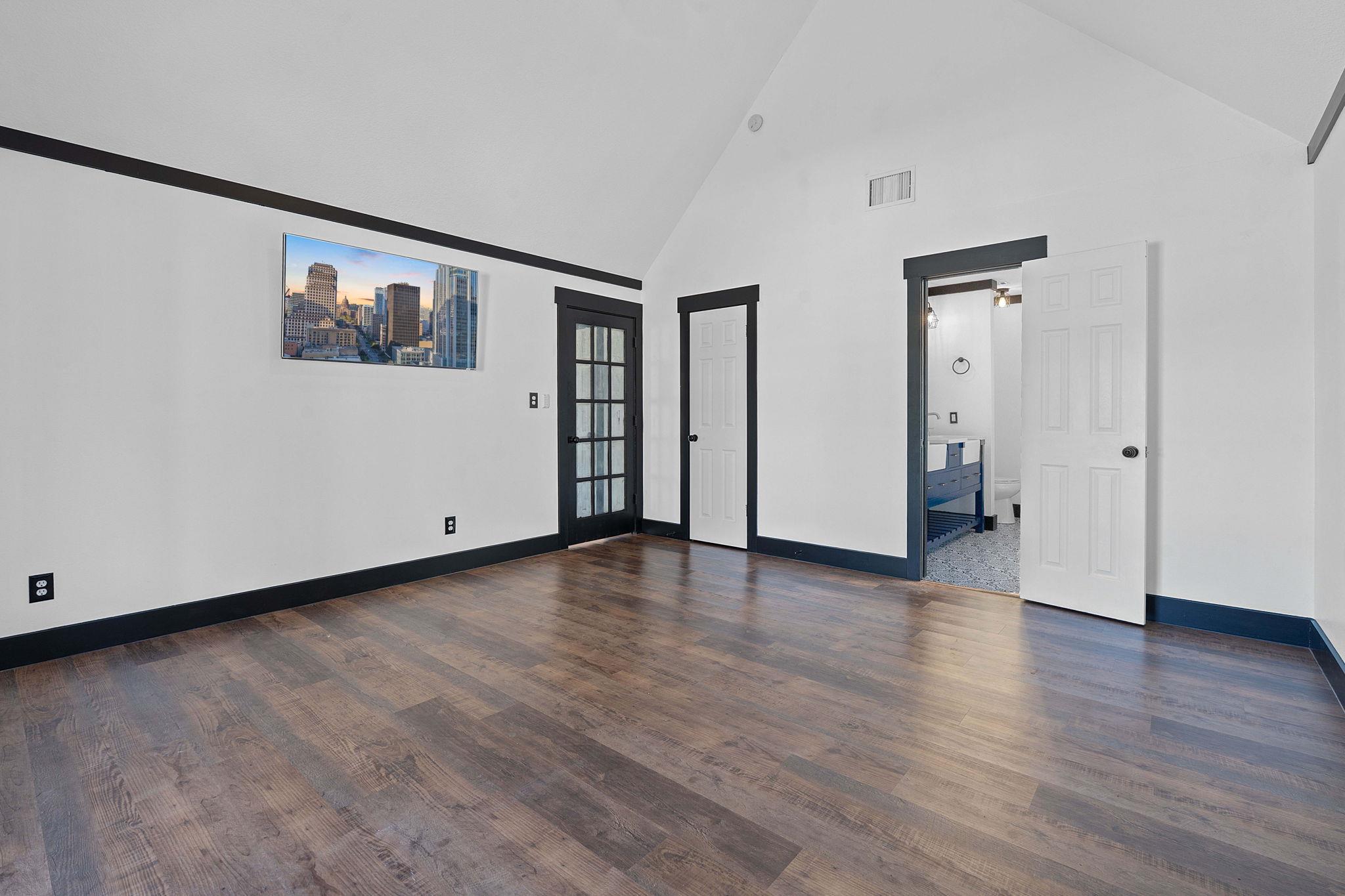 404 County Road 421, Spicewood, TX 78669