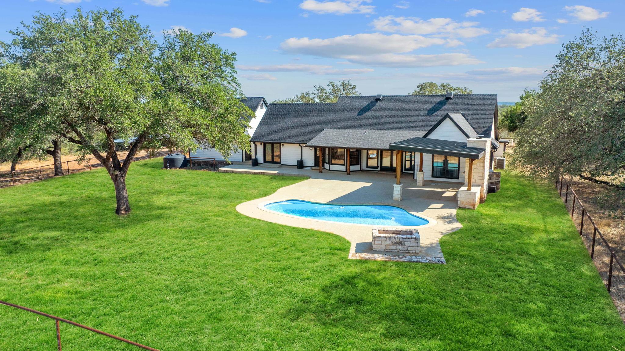 404 County Road 421, Spicewood, TX 78669