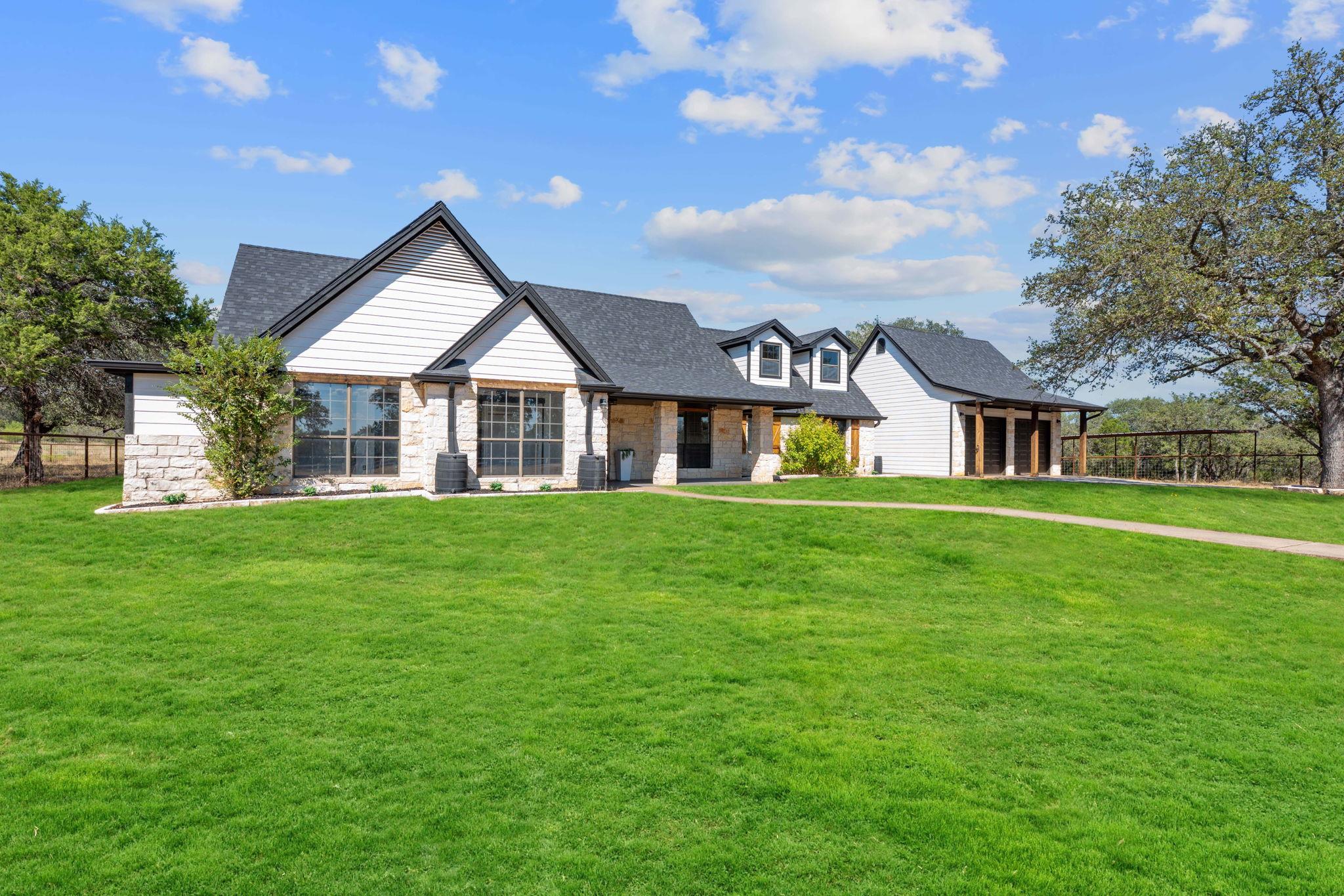 404 County Road 421, Spicewood, TX 78669