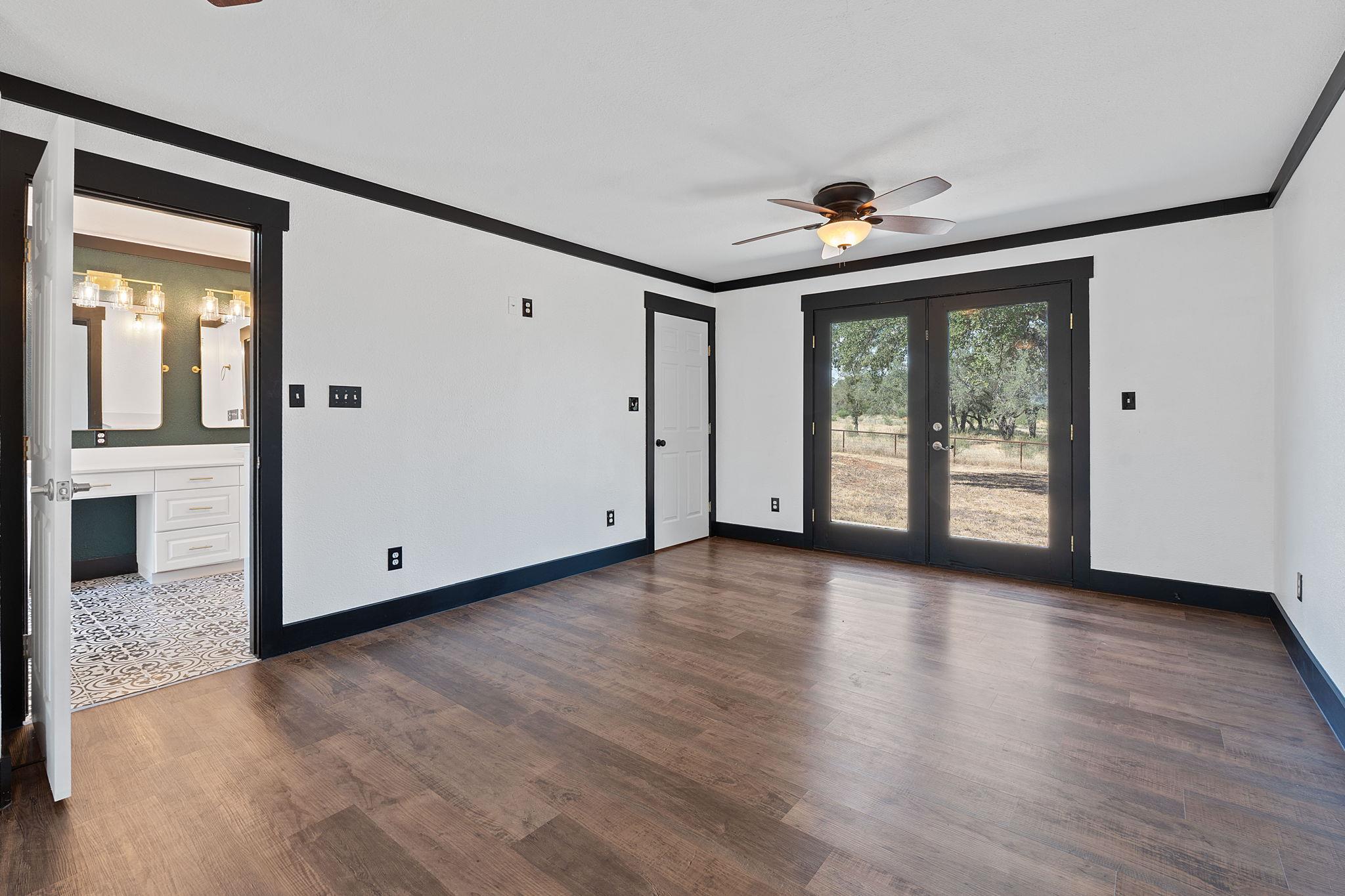 404 County Road 421, Spicewood, TX 78669