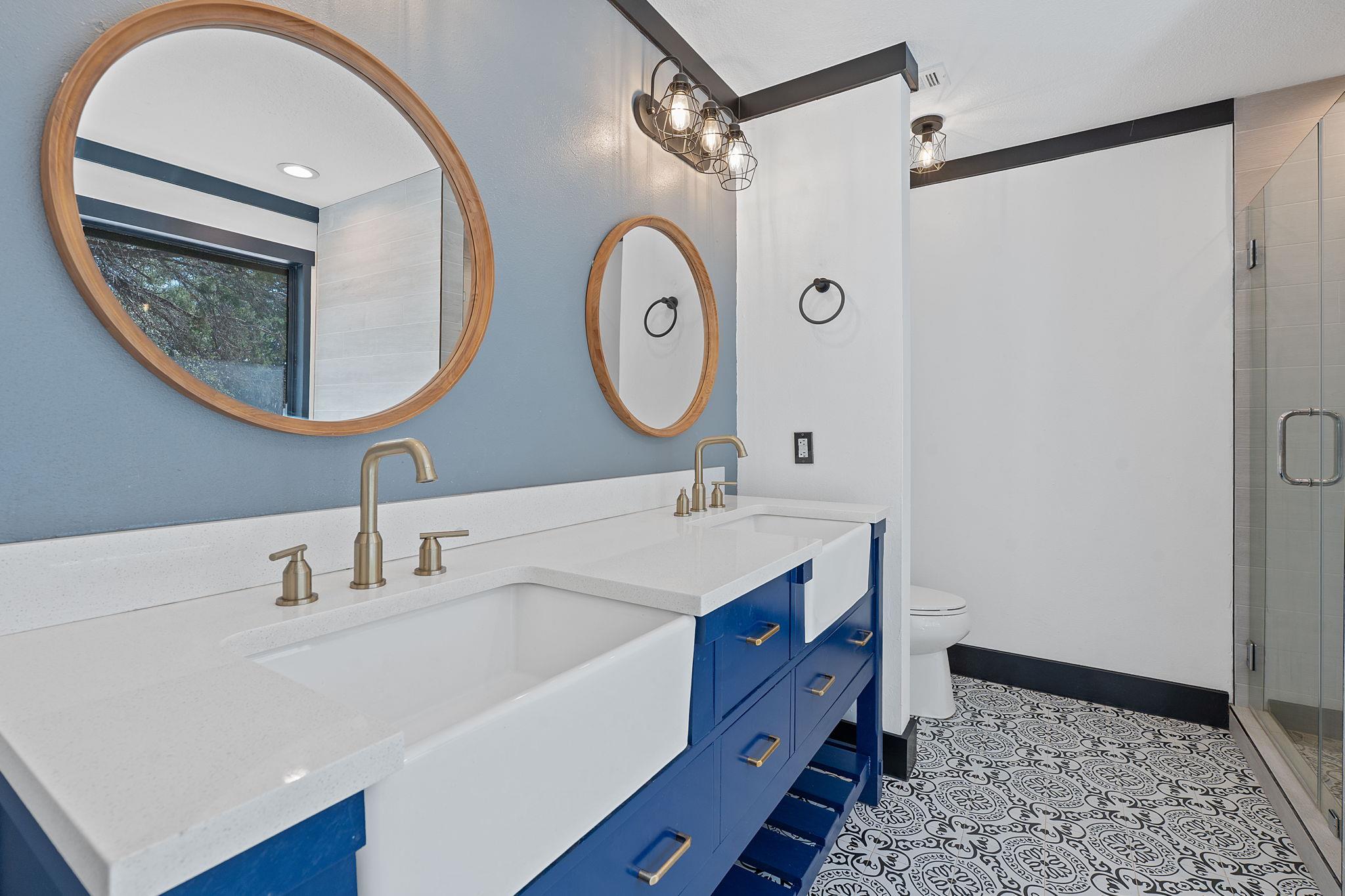 404 County Road 421, Spicewood, TX 78669