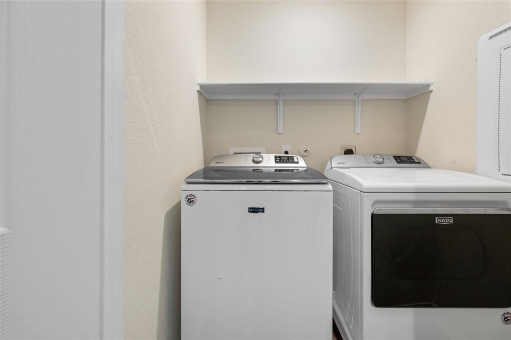 457 Bedford Falls Ln, Jarrell, TX 76537