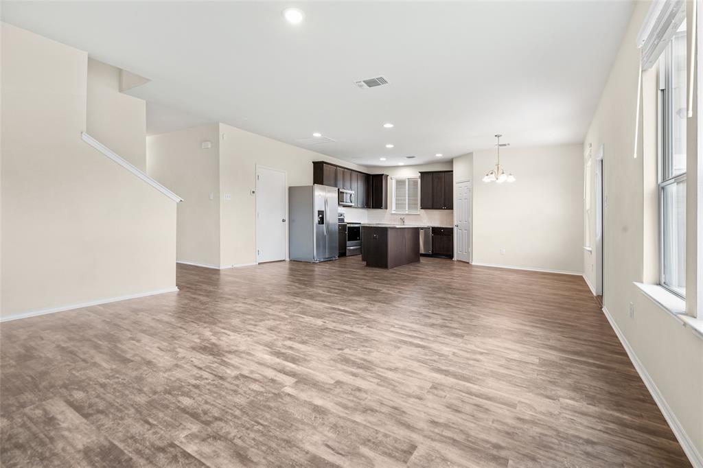 457 Bedford Falls Ln, Jarrell, TX 76537