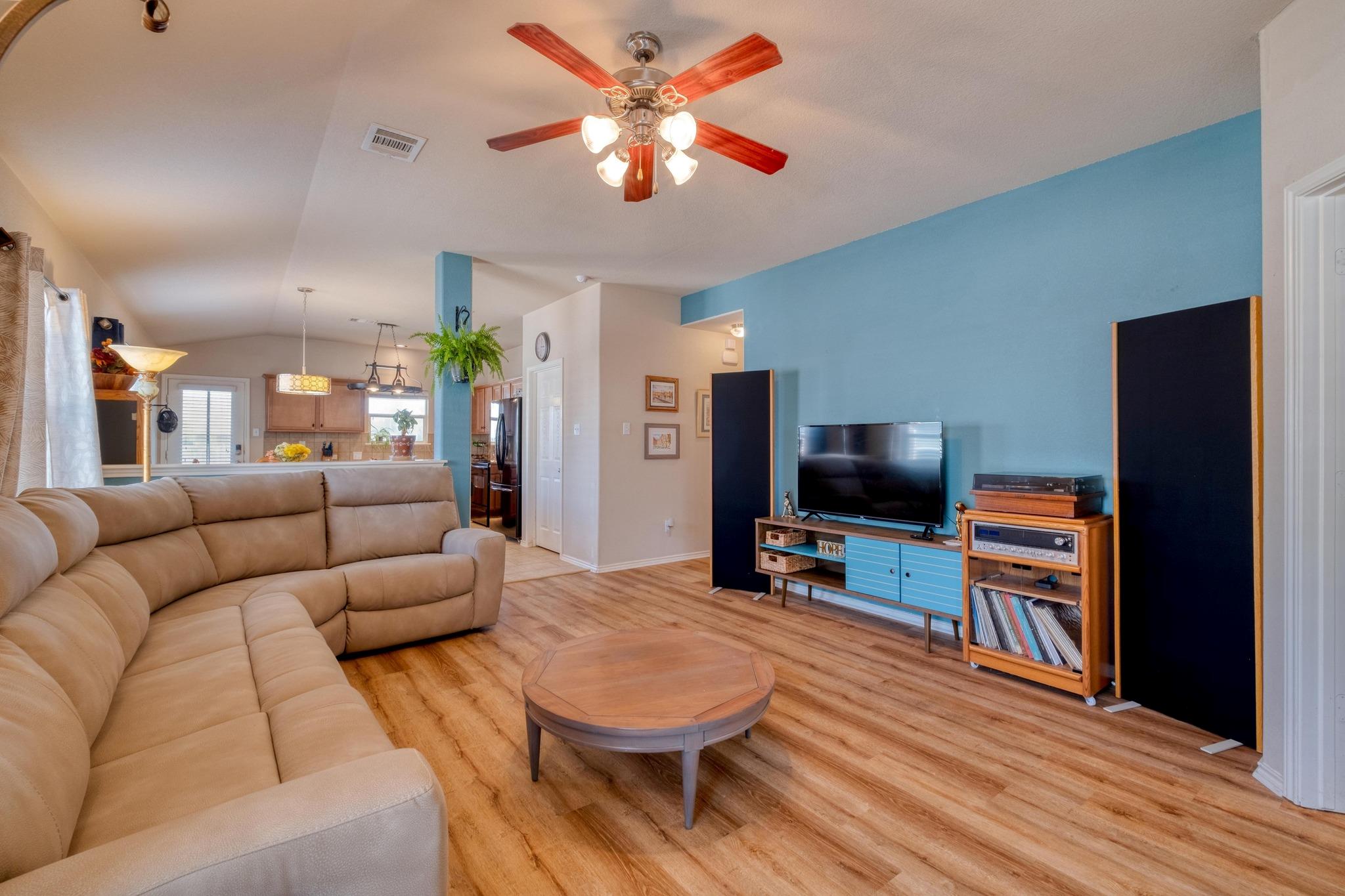 303 Baldwin St, Hutto, TX 78634