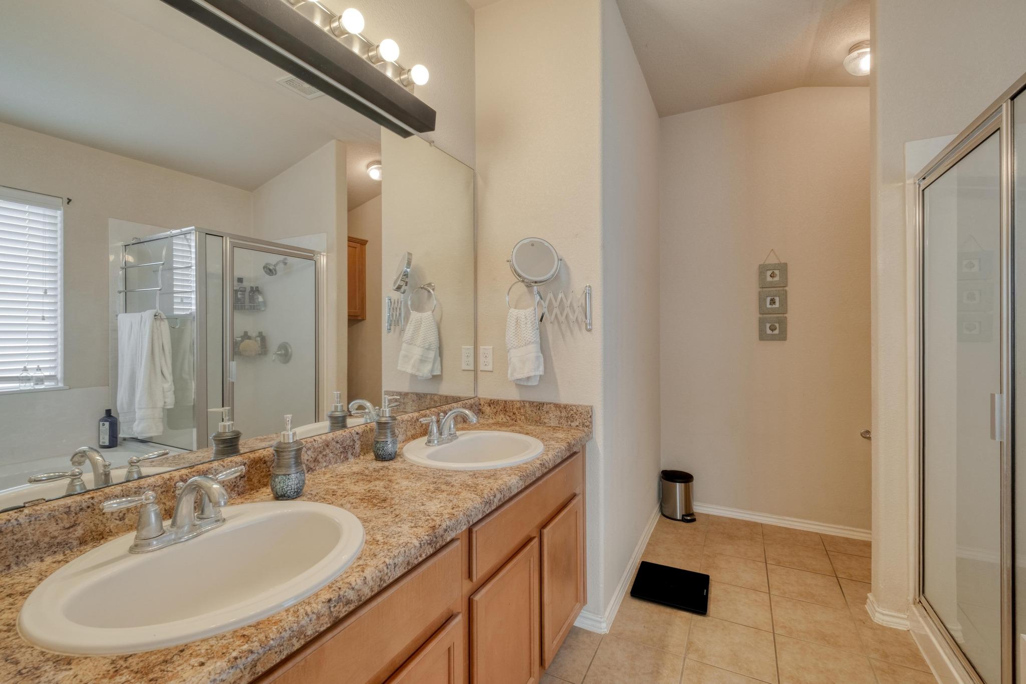 303 Baldwin St, Hutto, TX 78634