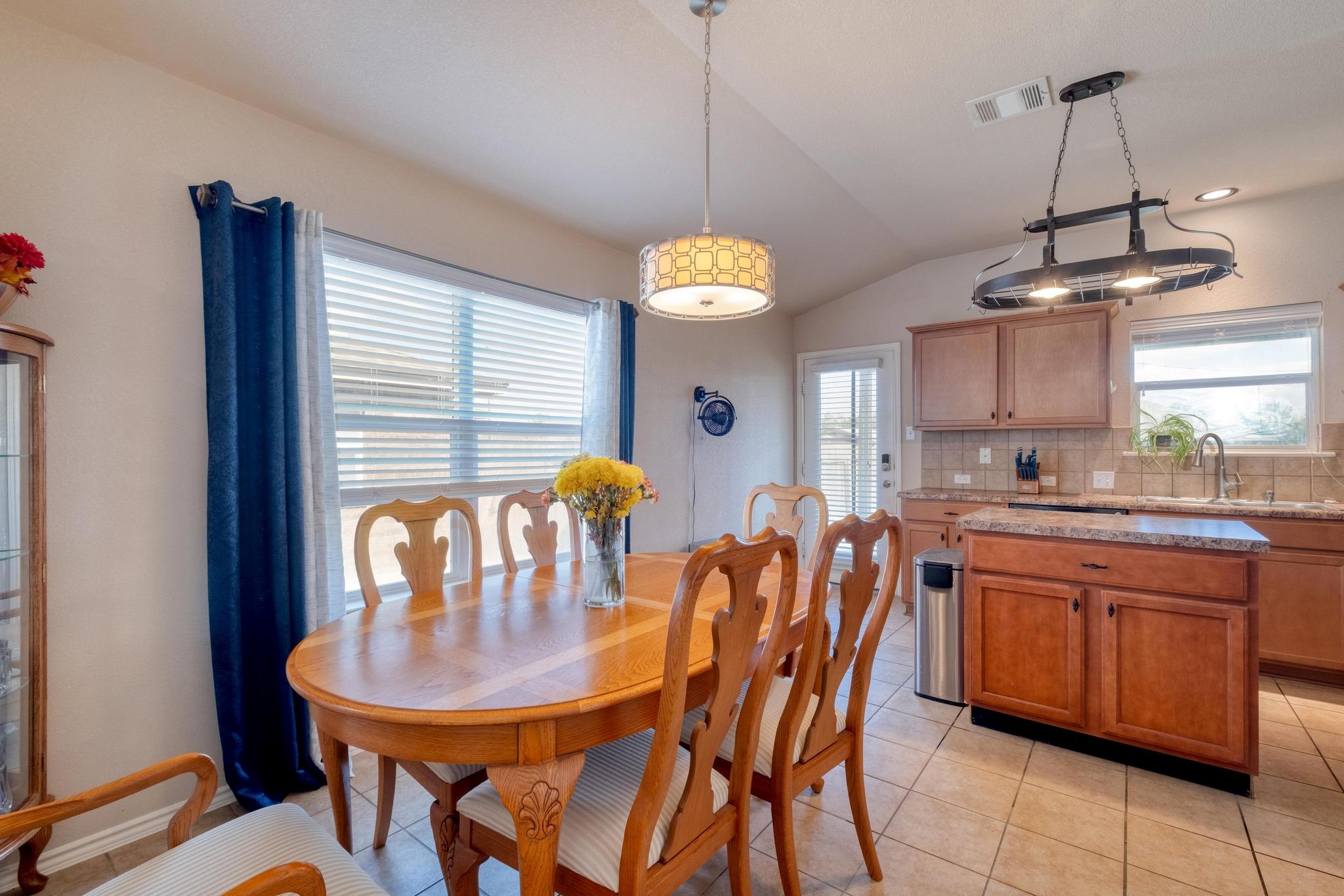 303 Baldwin St, Hutto, TX 78634