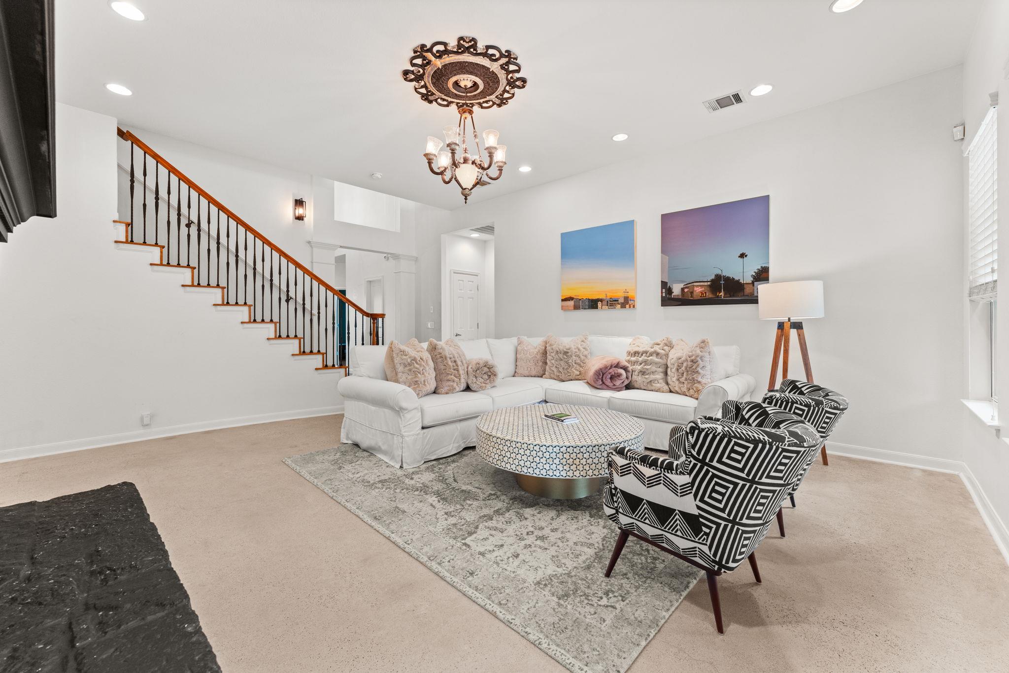 167 Desert Willow Way, Austin, TX 78737