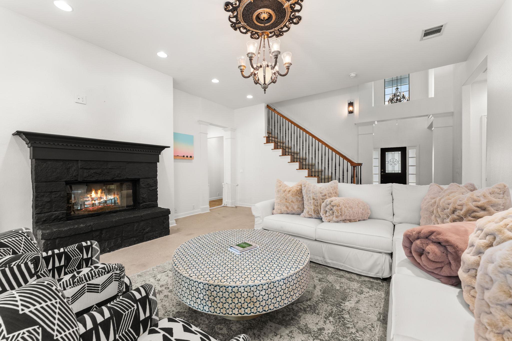 167 Desert Willow Way, Austin, TX 78737