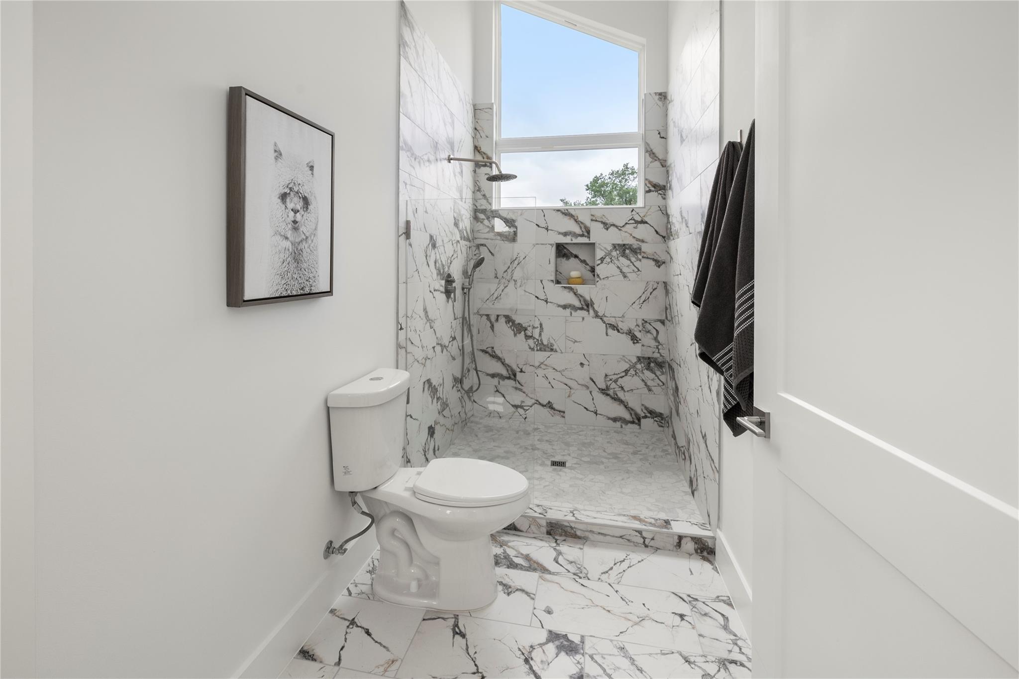 106 W Croslin St # 1, Austin, TX 78752