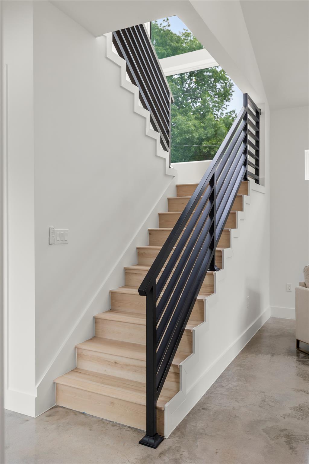 106 W Croslin St # 1, Austin, TX 78752