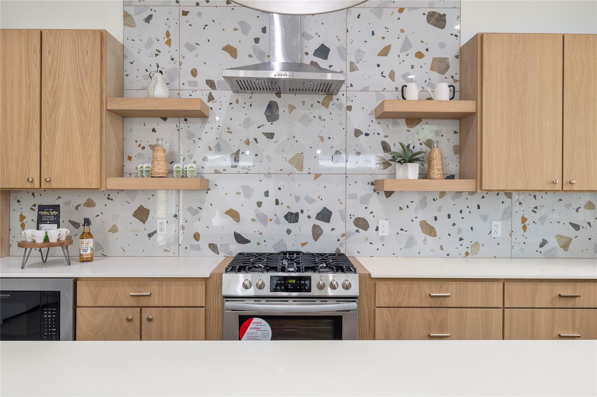 106 W Croslin St # 1, Austin, TX 78752