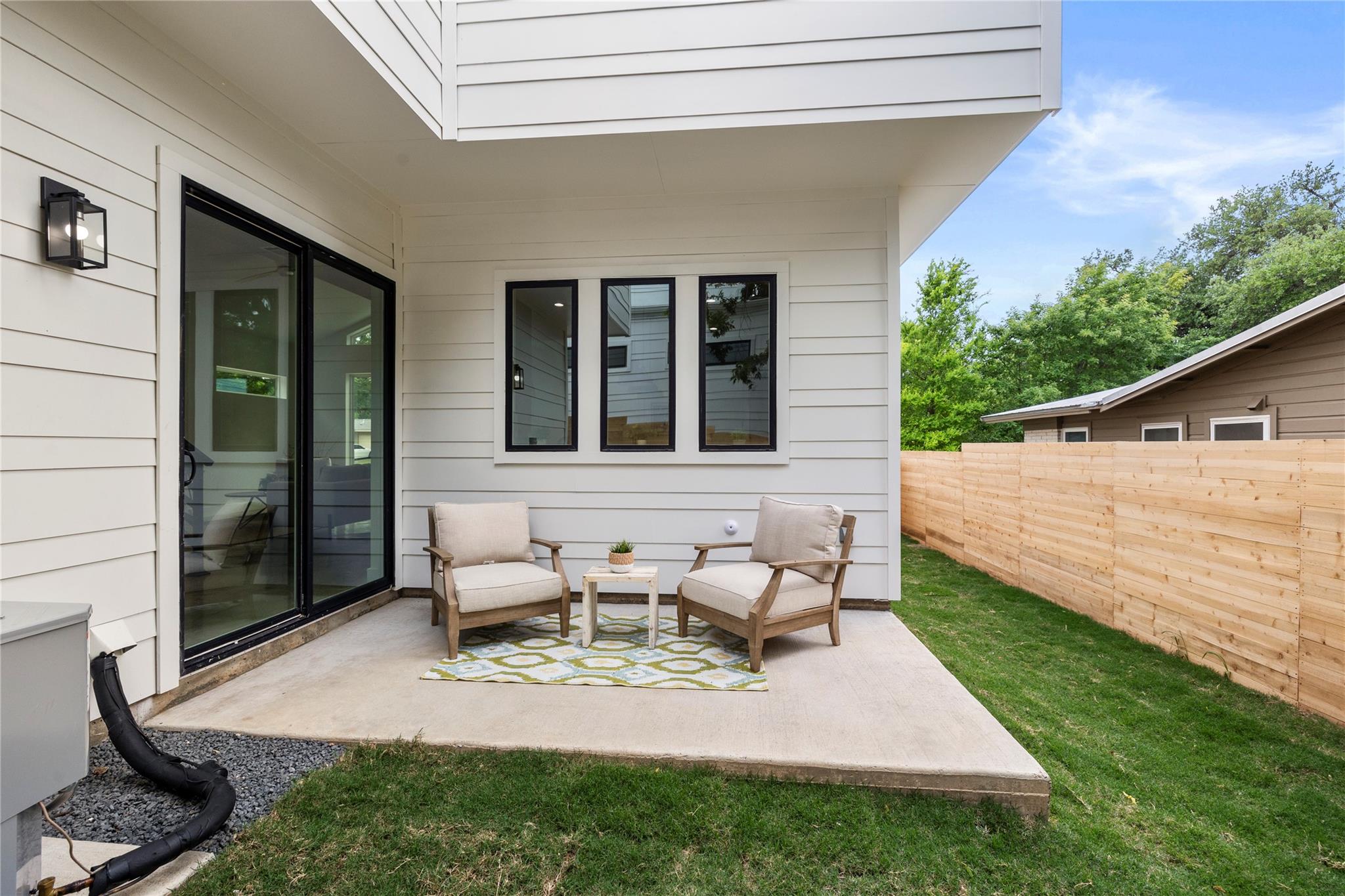 106 W Croslin St # 1, Austin, TX 78752