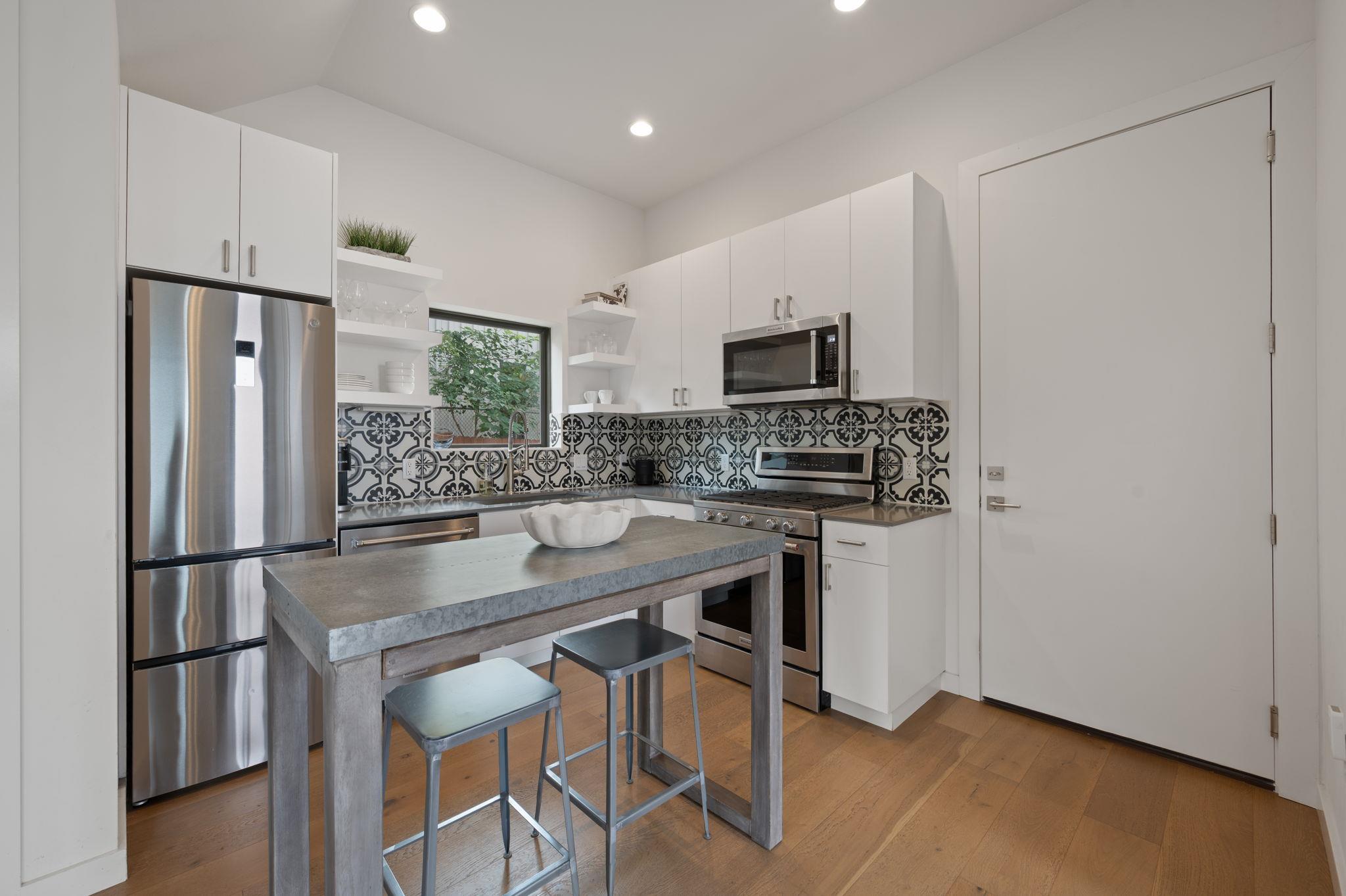 2941 E 14th St # 2, Austin, TX 78702