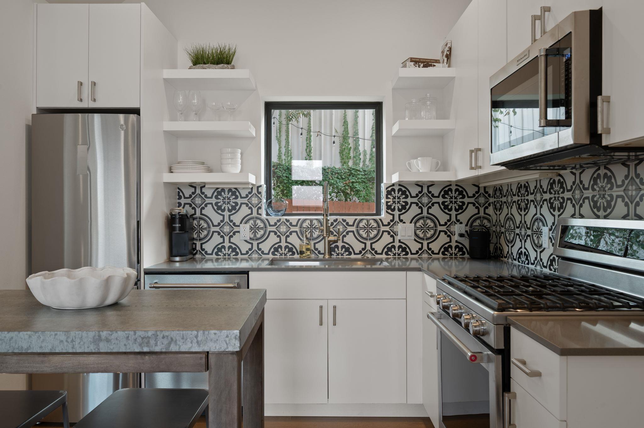 2941 E 14th St # 2, Austin, TX 78702