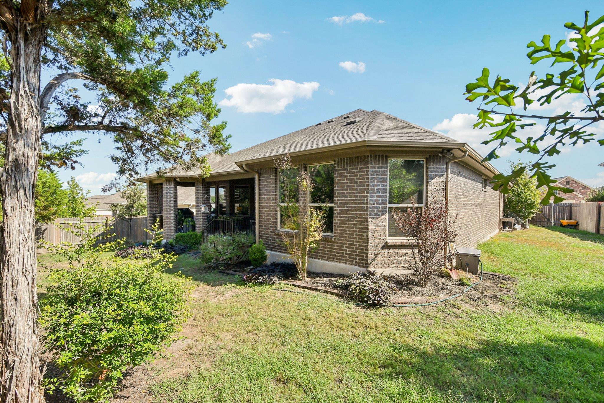 124 S Sage Holw, Dripping Springs, TX 78620