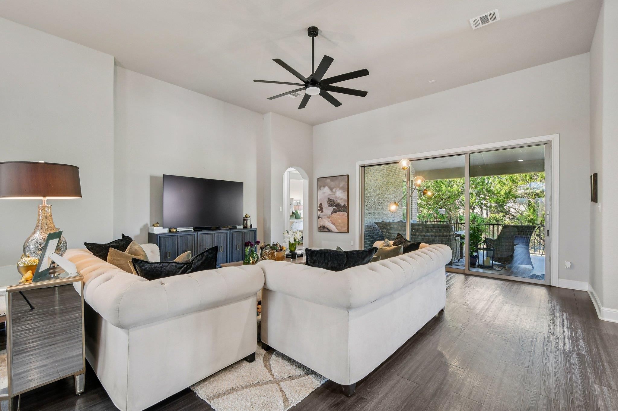 124 S Sage Holw, Dripping Springs, TX 78620