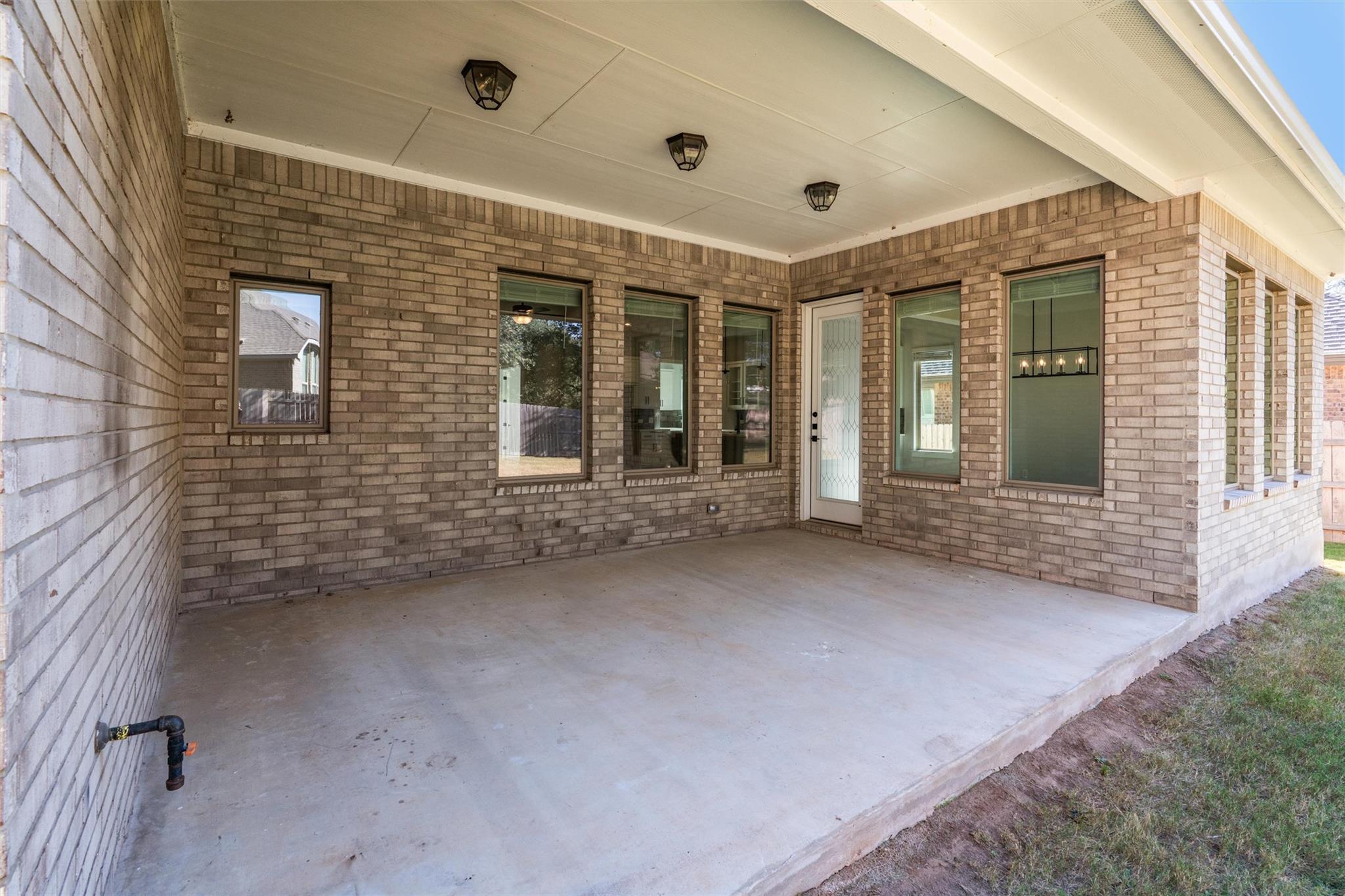 806 N Fork Trl, Georgetown, TX 78633