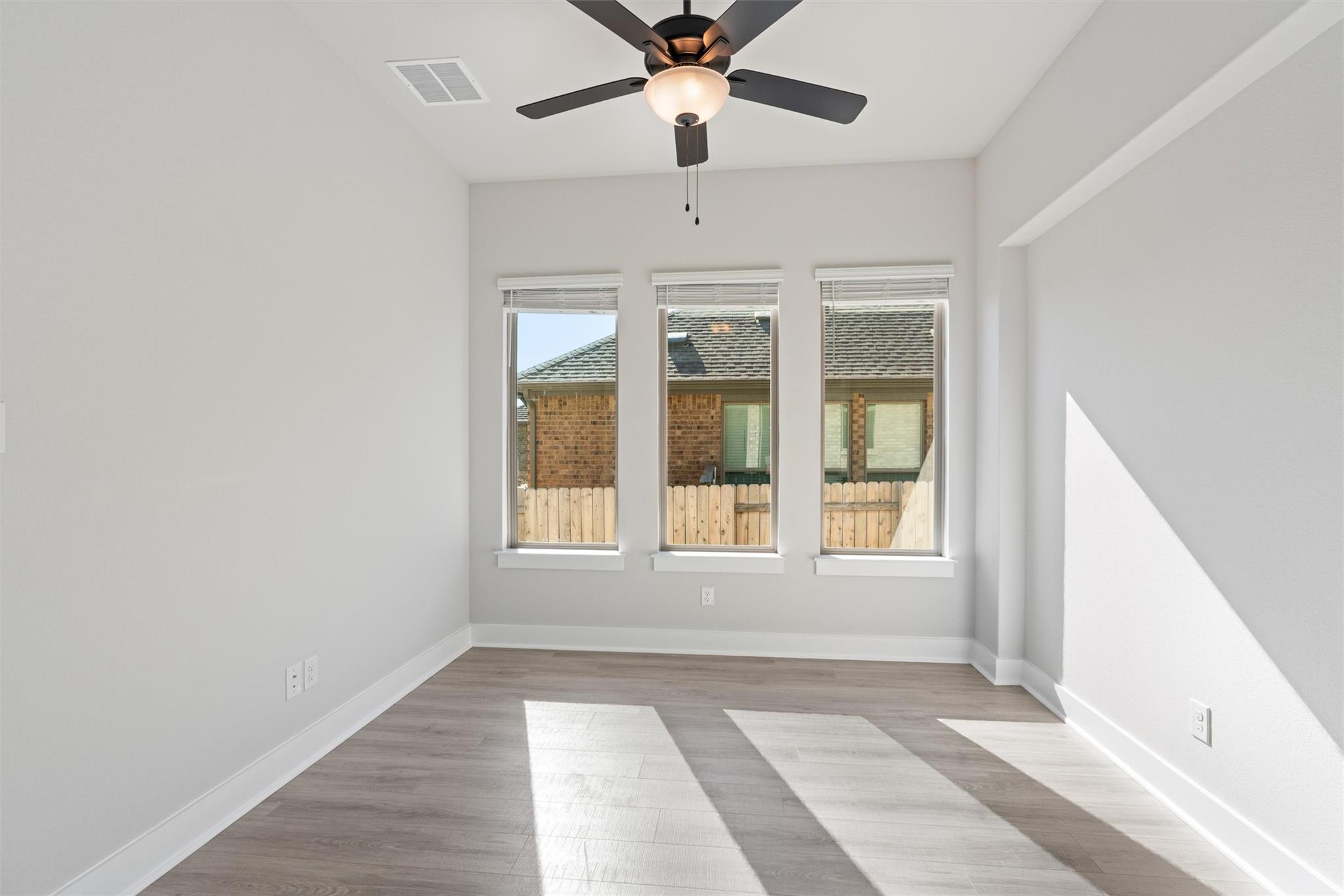 806 N Fork Trl, Georgetown, TX 78633