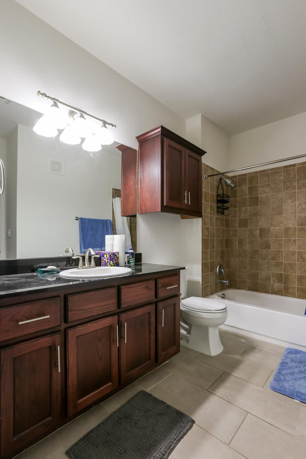 910 W 25th St # 208, Austin, TX 78705