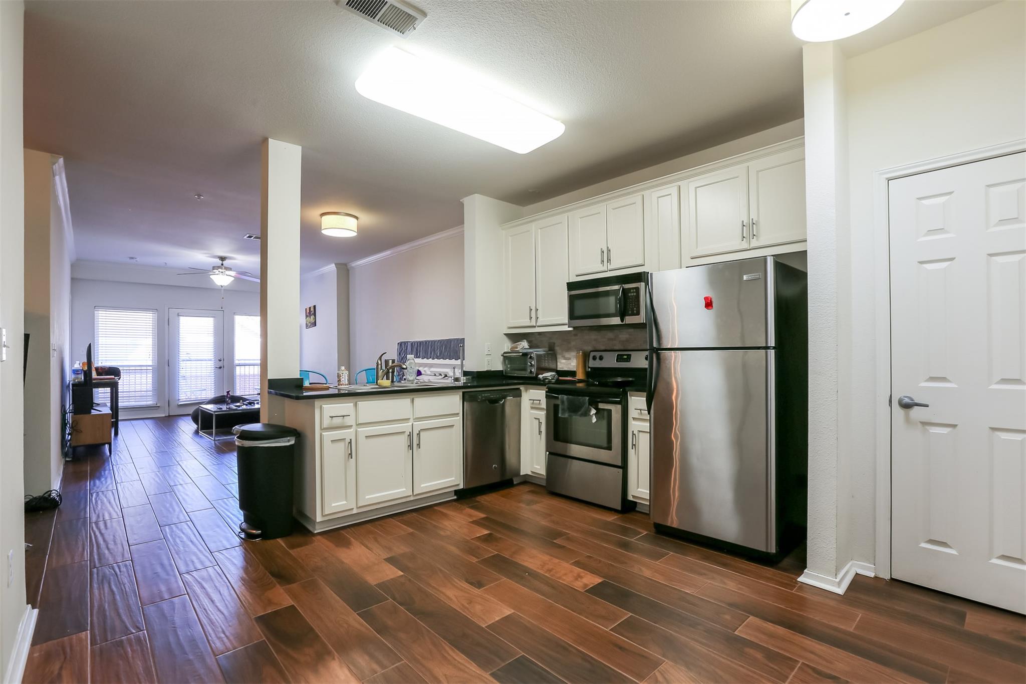 910 W 25th St # 208, Austin, TX 78705