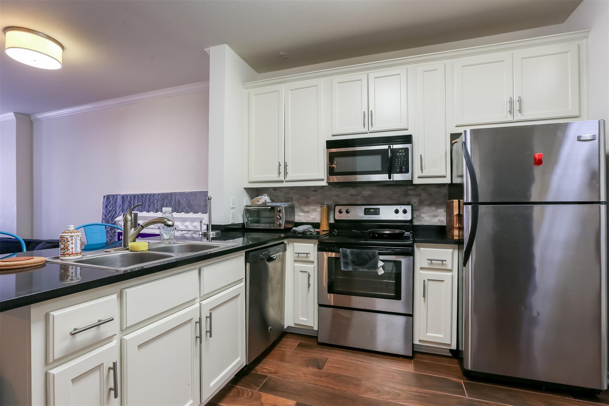 910 W 25th St # 208, Austin, TX 78705