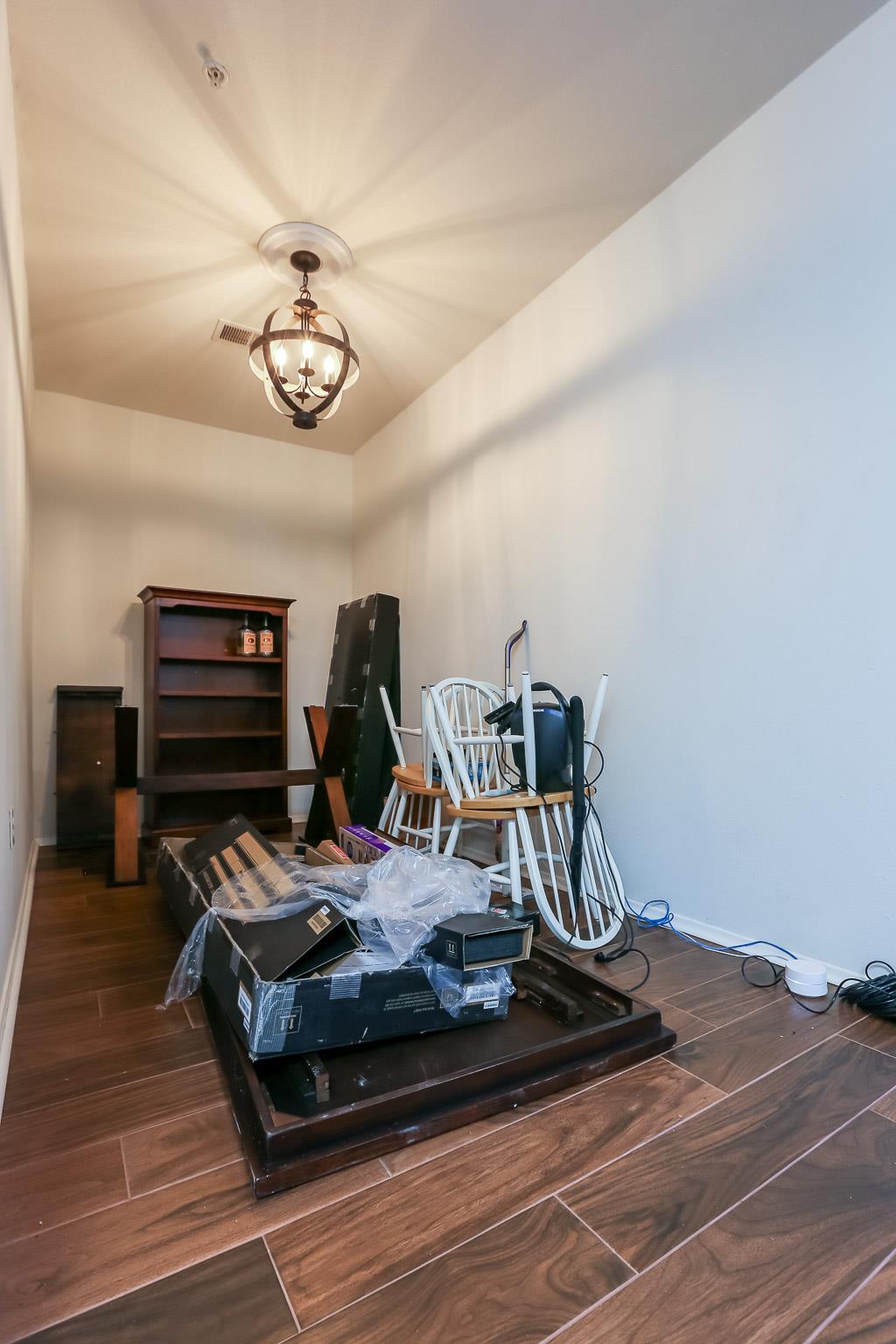 910 W 25th St # 208, Austin, TX 78705